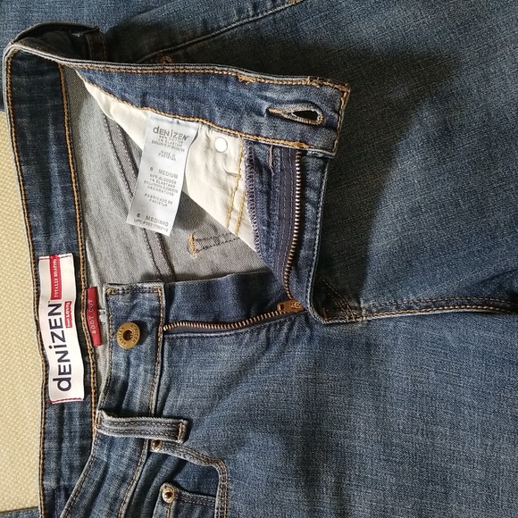 🥳Host Pick🥳💙Levi's Denizen Boot Cut Blue Jeans💙 - Picture 4 of 7